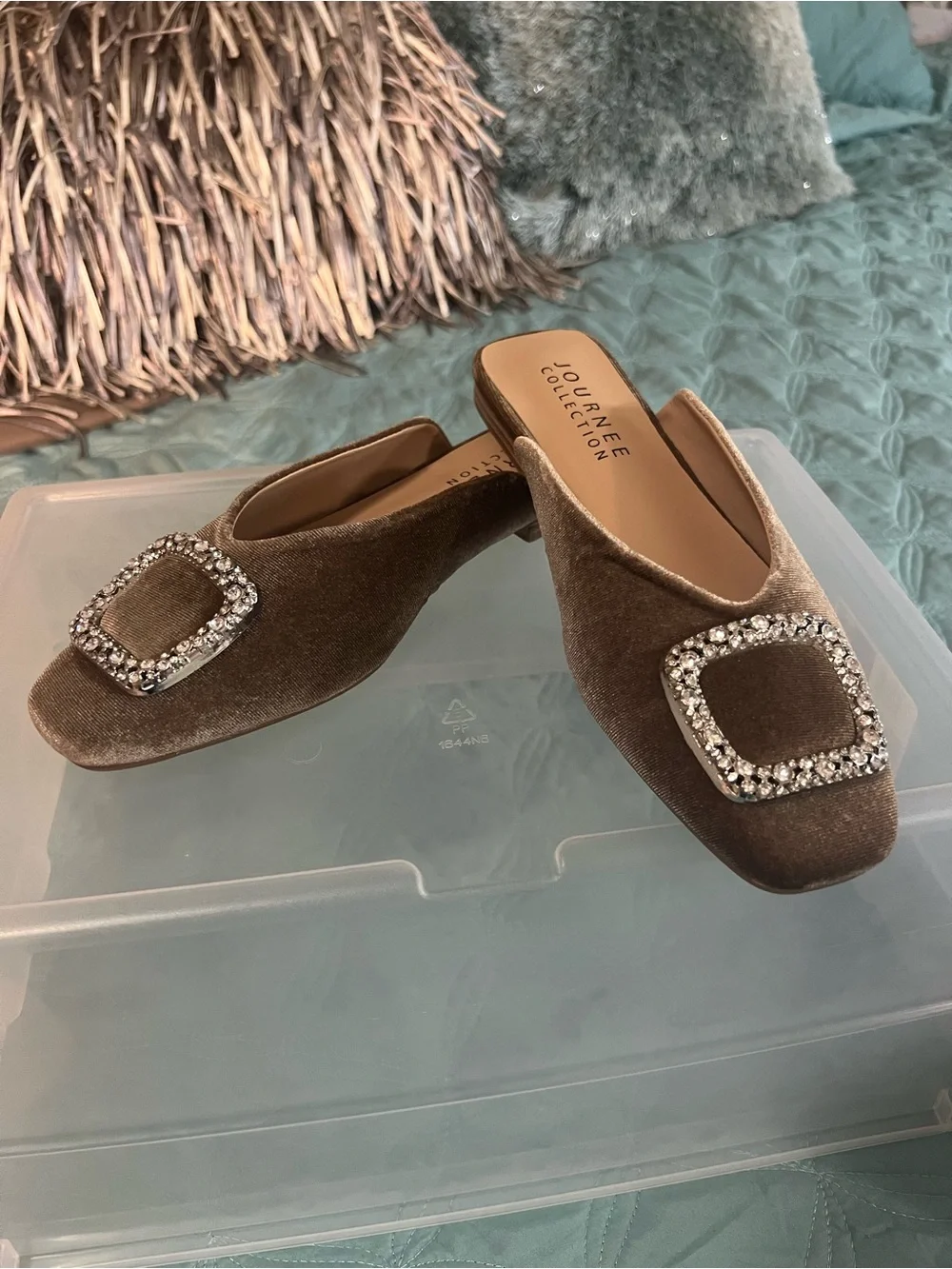 Sz 7.5 Journee Collection Sonnia Taupe Crystal-Embellished Velvet Mule Flats $85 - Picture 2 of 8